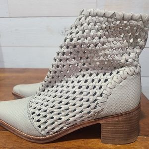 Free People Women's in The Loop Woven Boot US 8.5( it says 39 on the bottom)